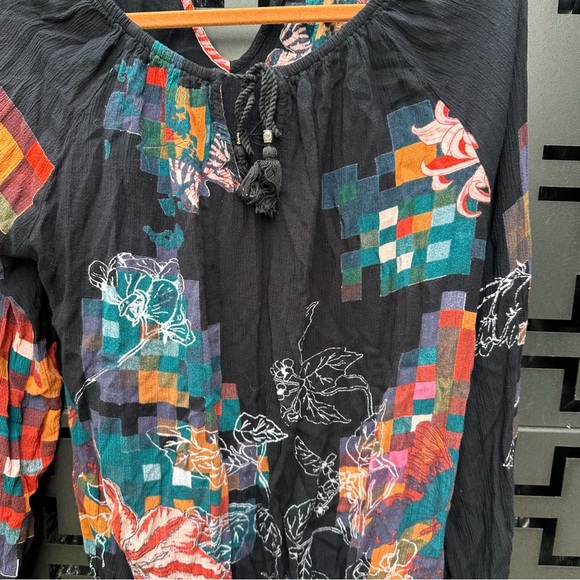 Desigual size L stretch long sleeves top. - Picture 4 of 4